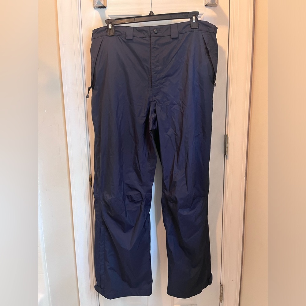 NWOT: XL Field & Stream Hydro-Proof Ultra, navy blue fishing pants. Lightweight.